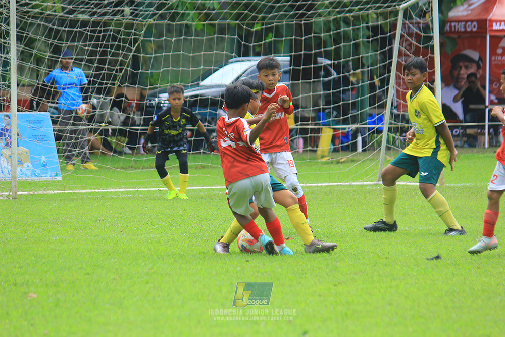 u11 120426 maesa pararaider army vs putra harapan