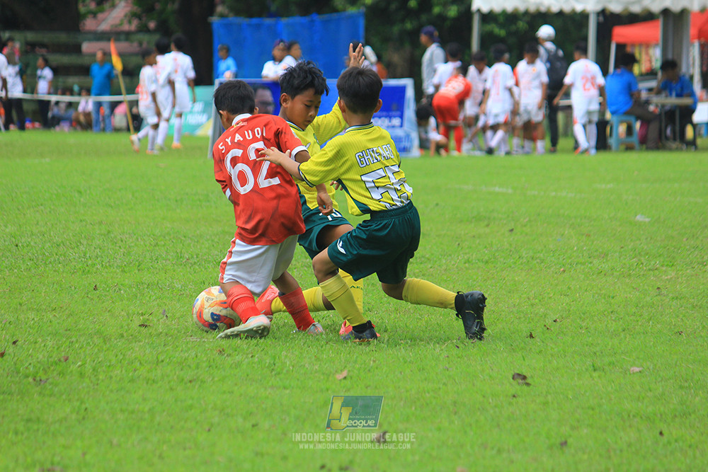 u11 120426 maesa pararaider army vs putra harapan