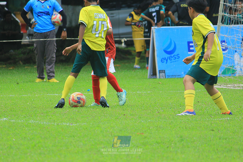 u11 120426 maesa pararaider army vs putra harapan