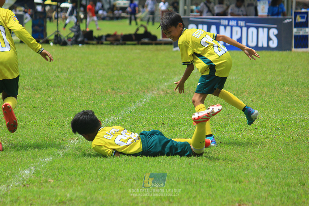u11 120426 maesa pararaider army vs putra harapan