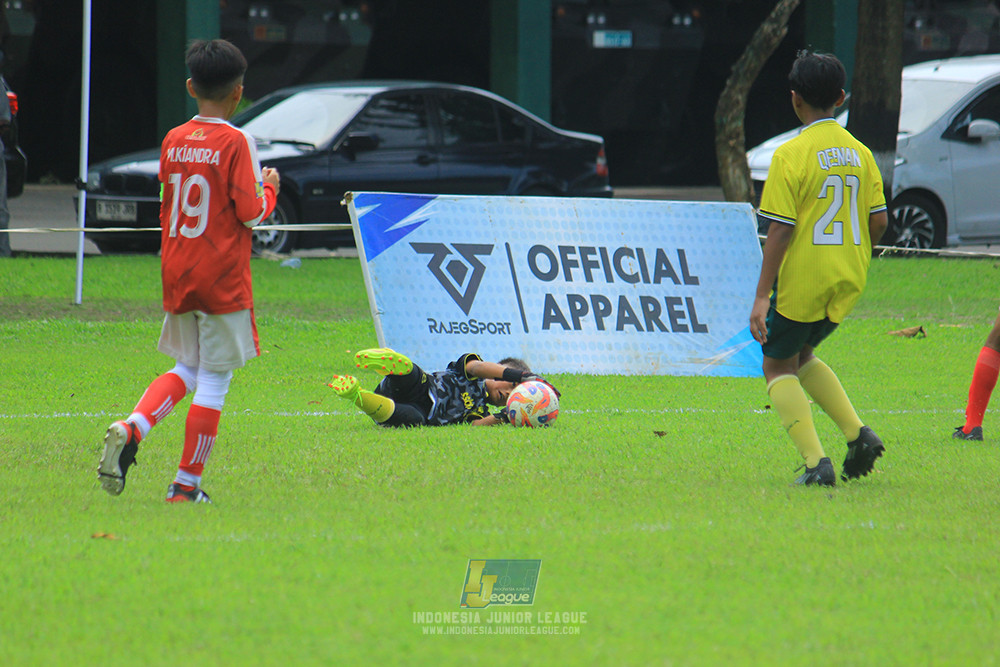 u11 120426 maesa pararaider army vs putra harapan