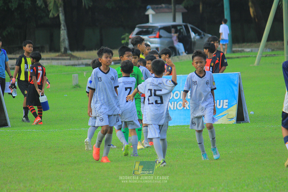 u11 170526 asia football school vs fc decorasiku