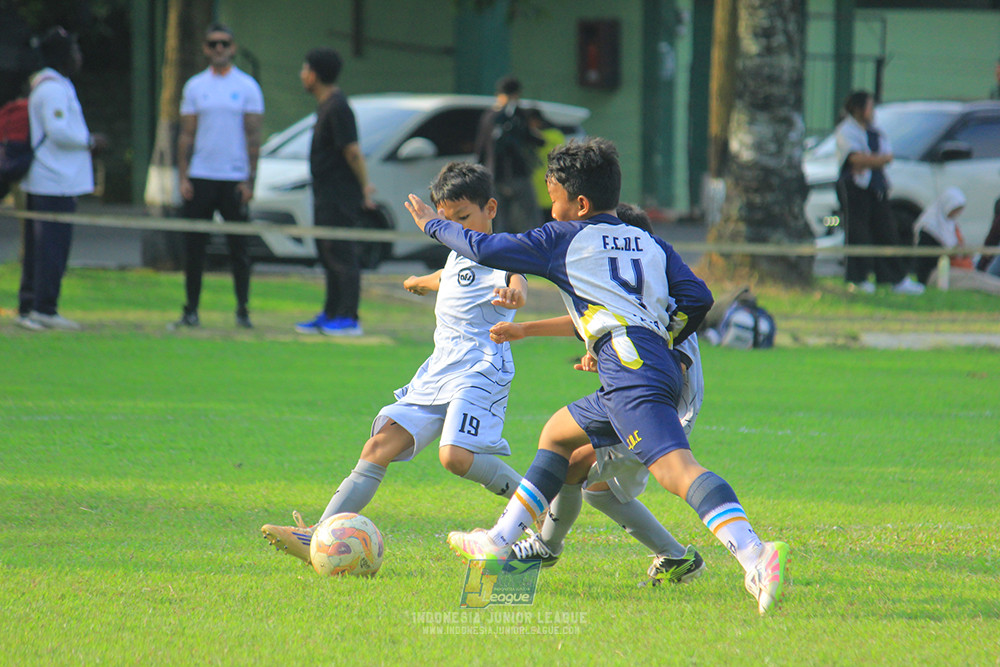 u11 170526 asia football school vs fc decorasiku