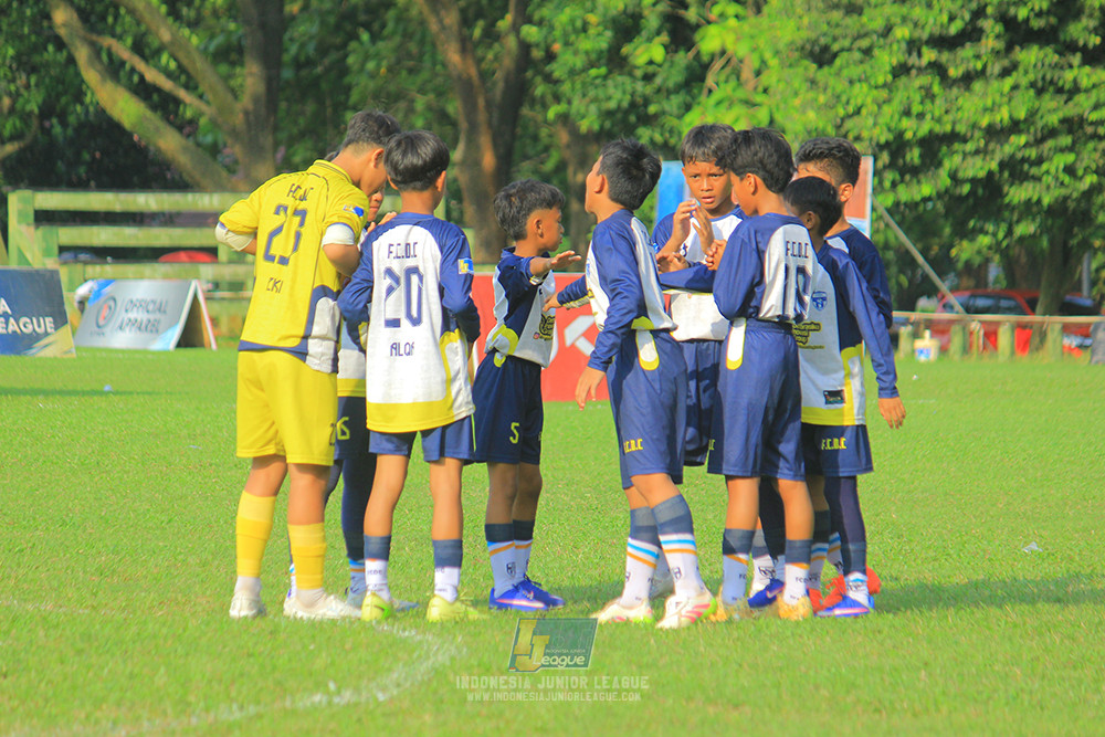 u11 170526 asia football school vs fc decorasiku