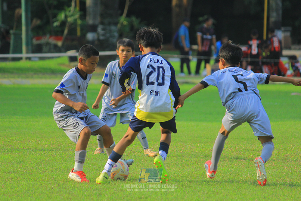 u11 170526 asia football school vs fc decorasiku
