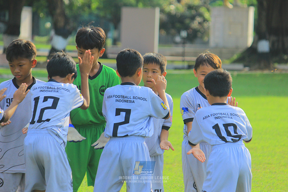 u11 170526 asia football school vs fc decorasiku