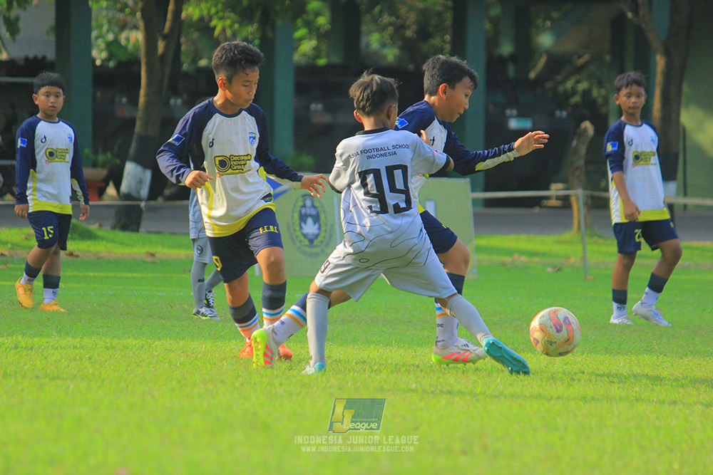 u11 170526 asia football school vs fc decorasiku