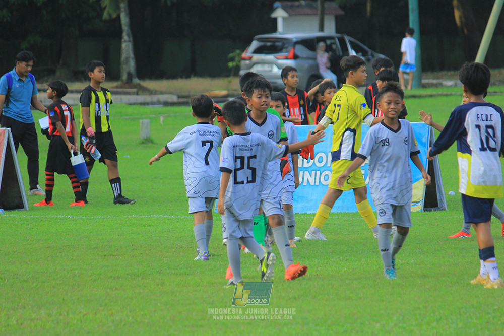u11 170526 asia football school vs fc decorasiku