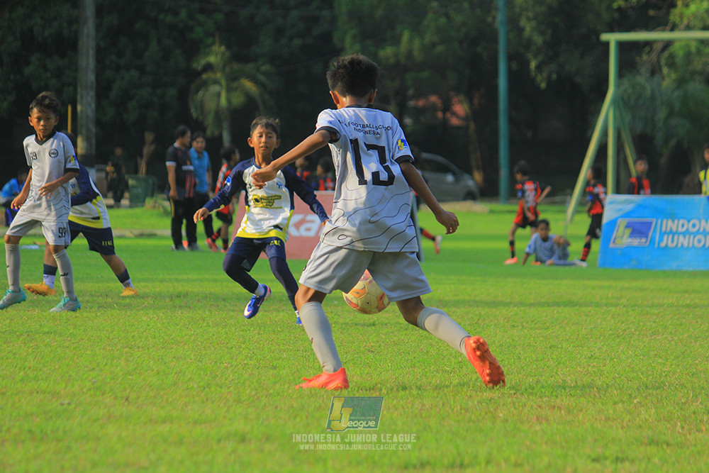 u11 170526 asia football school vs fc decorasiku