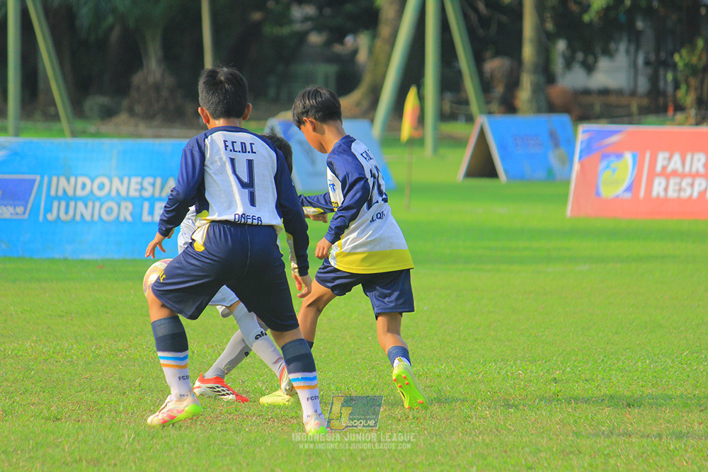 u11 170526 asia football school vs fc decorasiku