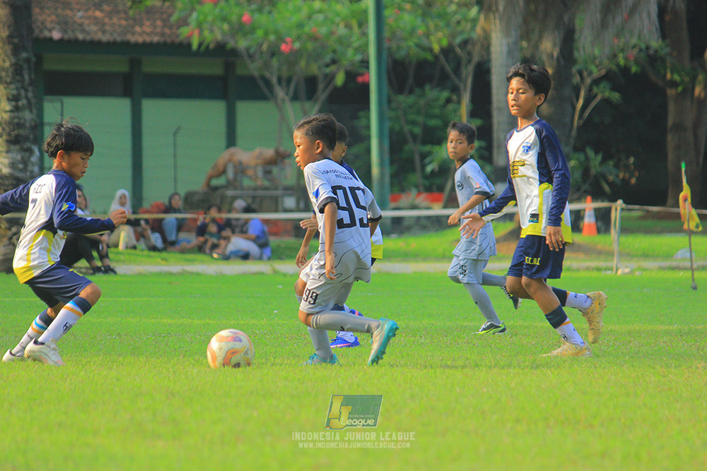 u11 170526 asia football school vs fc decorasiku