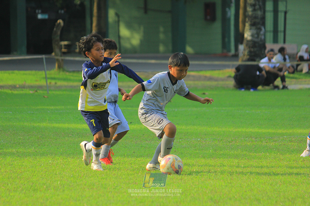 u11 170526 asia football school vs fc decorasiku