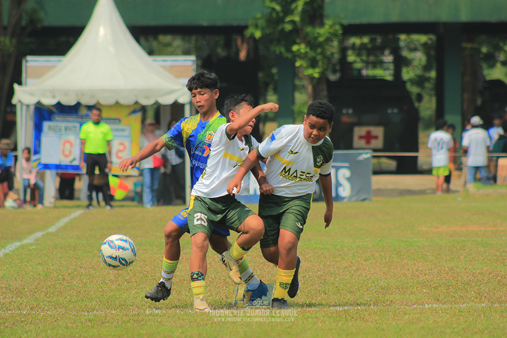 u13 200626 maesa pararaider white vs blles academy
