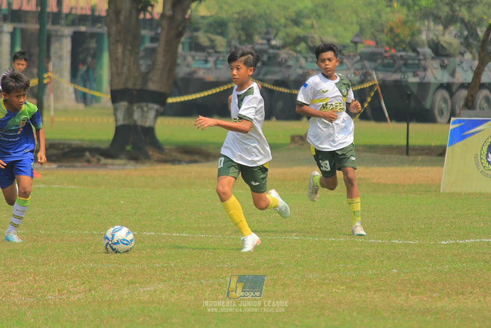 u13 200626 maesa pararaider white vs blles academy