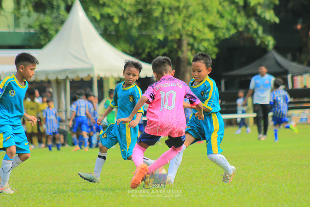 u9 170526 cileungsi united vs rajawali nusantara